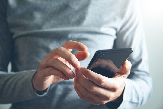 Using the safety app on a phone